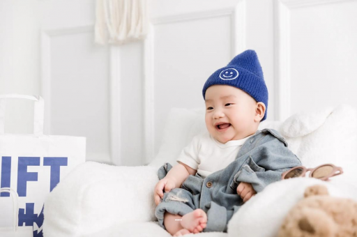 石狮宝宝有黄疸手却很白